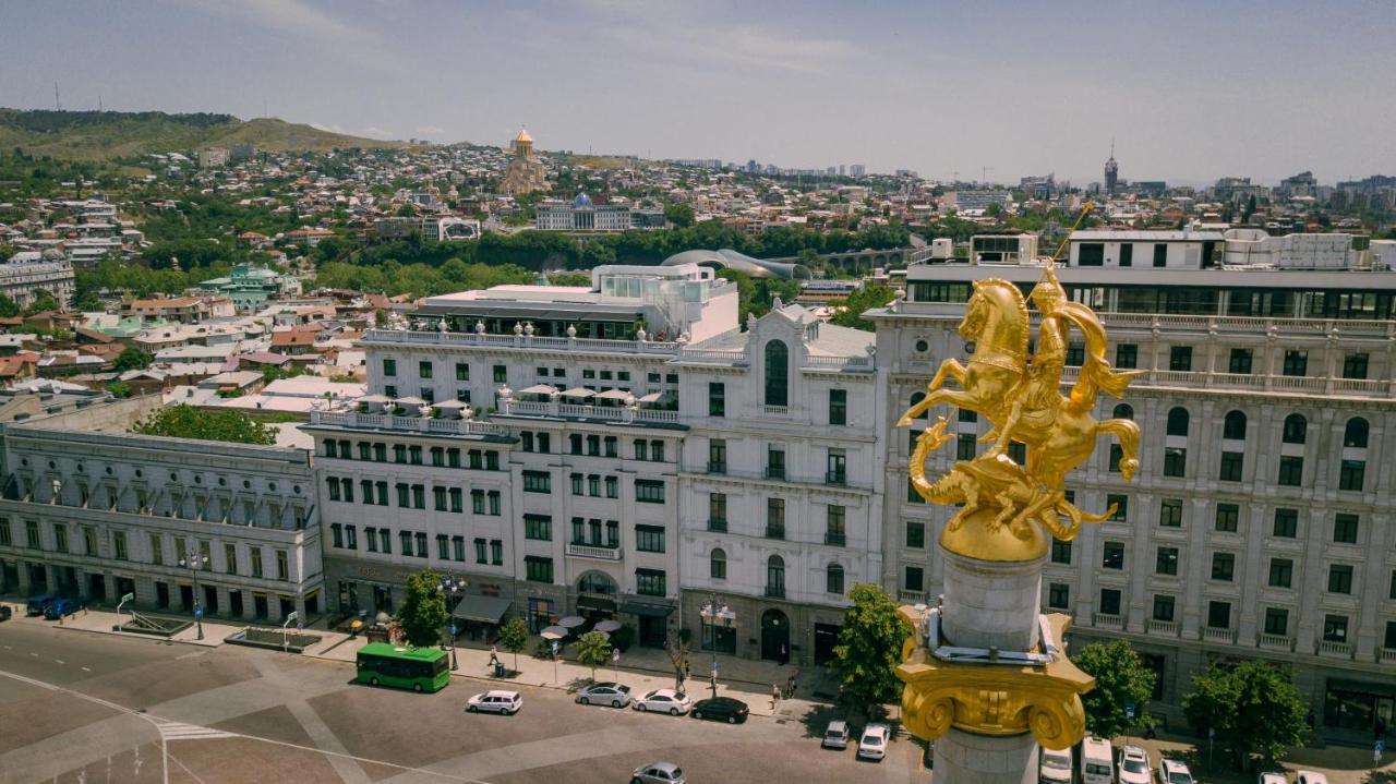 Monograph Freedom Square Hotel Tbilisi Exterior foto Santiago skyline