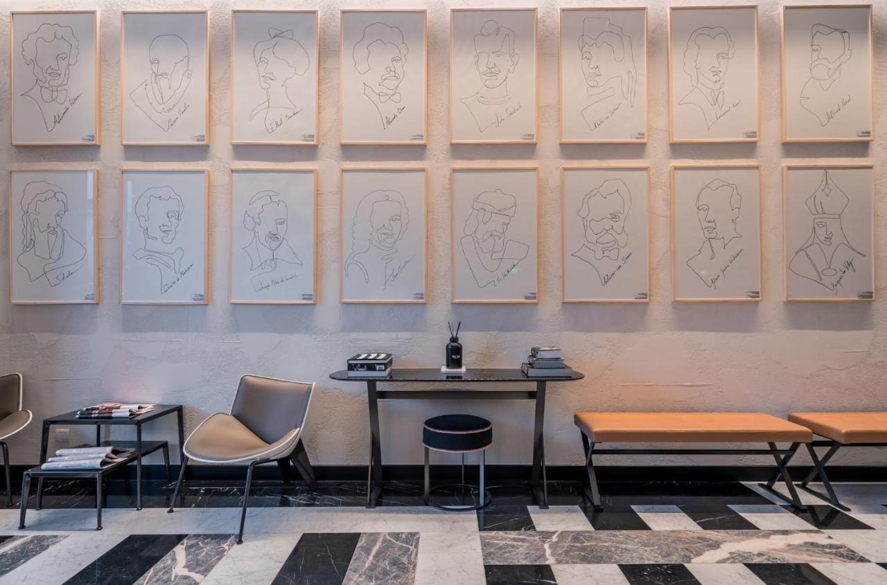 Monograph Freedom Square Hotel Tbilisi Exterior foto The lobby of the hotel