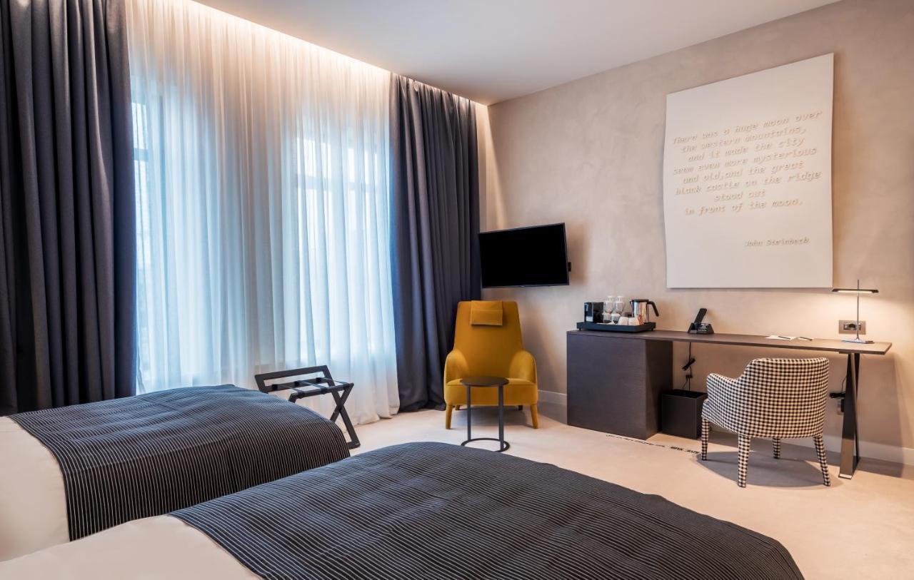 Monograph Freedom Square Hotel Tbilisi Exterior foto