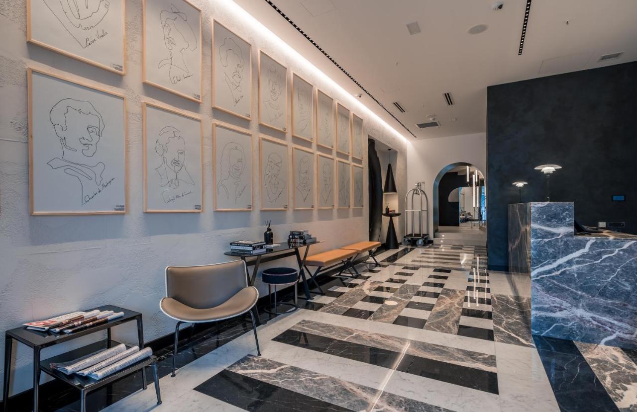 Monograph Freedom Square Hotel Tbilisi Exterior foto The lobby of the hotel