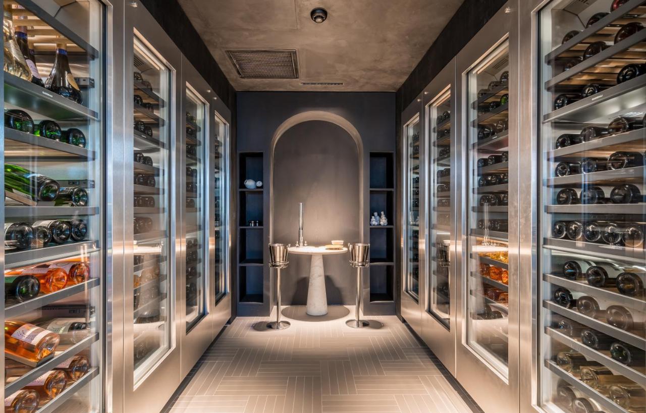Monograph Freedom Square Hotel Tbilisi Exterior foto Wine cellar